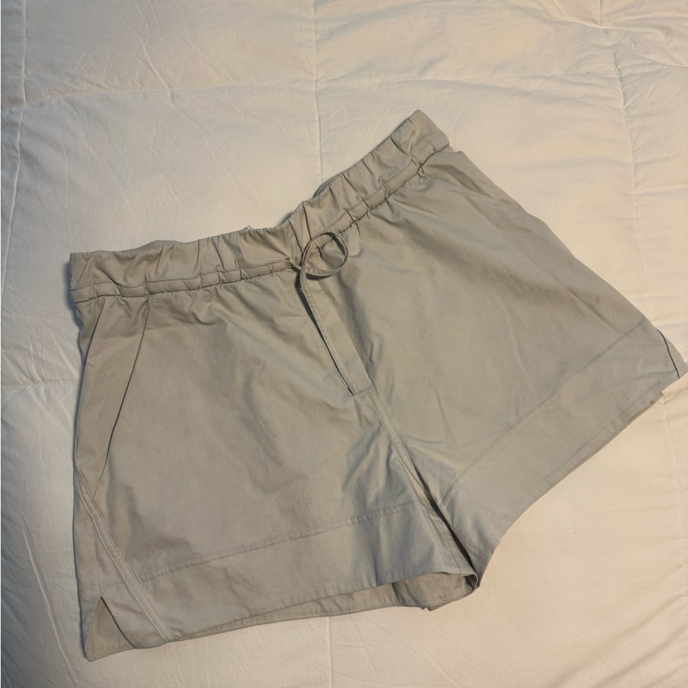 Lululemon Cinchable Waist High-Rise Woven Short - 3.5” - Bone - L
